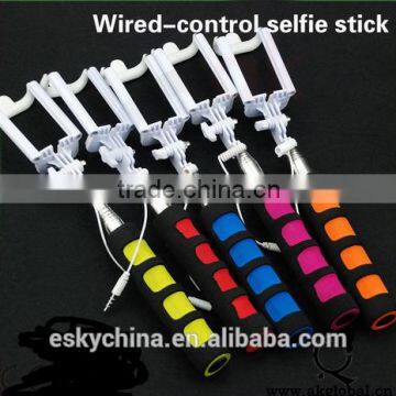 New products!!! hot fashion Selfie Stick Cable Take Pole android /IOS systerm Q1 Monopod Selfie Stick for travel tourism