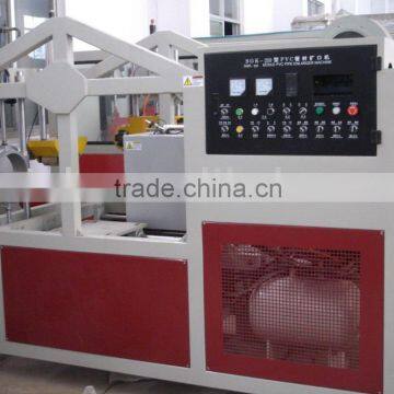 Traction machine for plastic