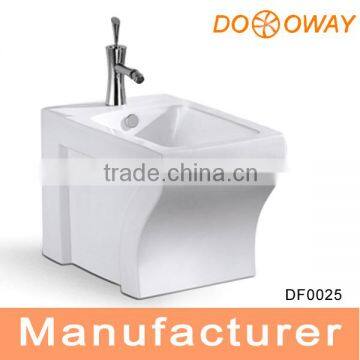 Sanitary Ware Ceramic Bidet shattaf DF0025