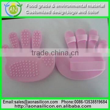 High quality food grade flexible Anti Cellulite Body Massager Silicon Exfoliater brush Glove Scrub Bath/Shower