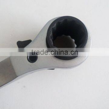 Sharp tail reversible scaffold ratchet podger spanner