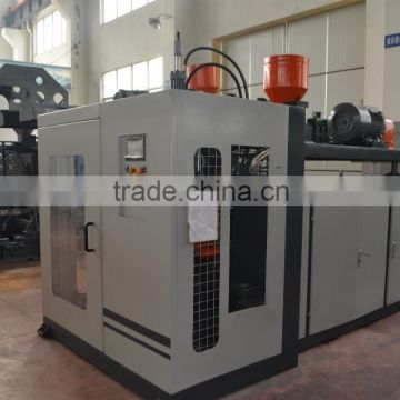 Blow moulding machine for plastic bottle