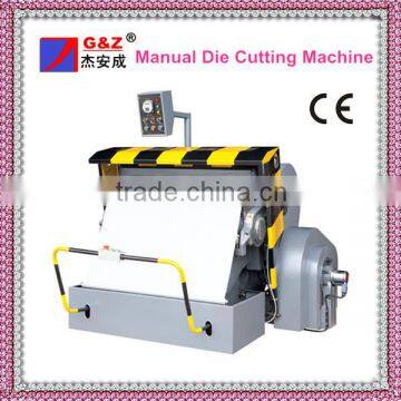 Manual cardboard die cutting and creasing machine