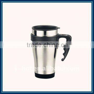 Porcelain travel coffee mug with silicone lid