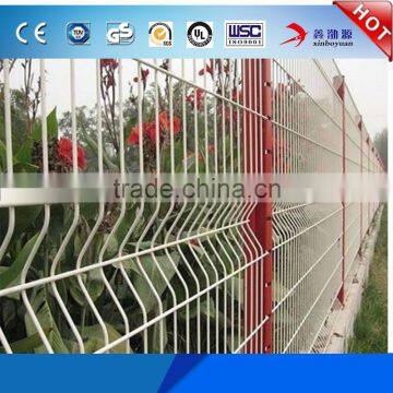 China High Quality Cheap Price Hot Dip Galvanized PVC Coated Curvy Welded Wire Mesh Fence/triangle Bending Guardrail for Sale photo-3