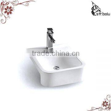 Bathroom ceramic washing basin