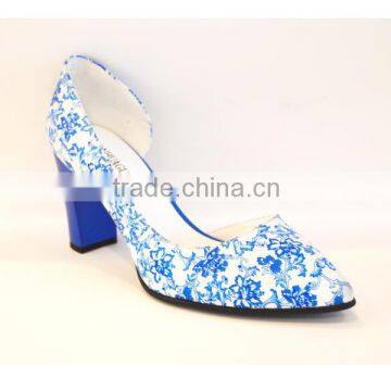 Hot Selling Chinese Ink Painting Pretty Women Dress Shoes Blue and White Porcelain Flower Women Grace Sandals photo-3