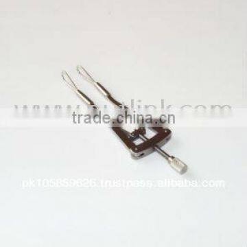 Alm self retractor with loops