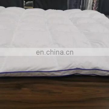 Silk Cotton Interwoven Jacquard Fabric 95% White Goose Duvet Comforter