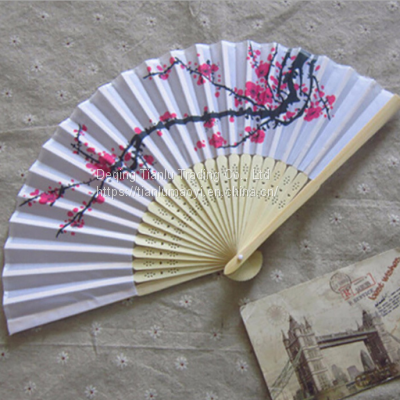Chinese Feng Shui Painting Plum Blossom Silk Fan Chinese Classical Folding Fan Wedding Folding Fan Single Cloth Fan Japanese Fan Gift Wholesale photo-3