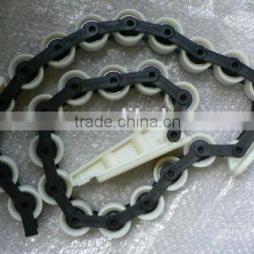 Escalator rotary chain