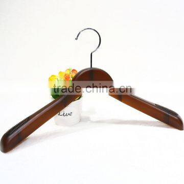 Anti slip Brown color plastic coat hanger for clothes