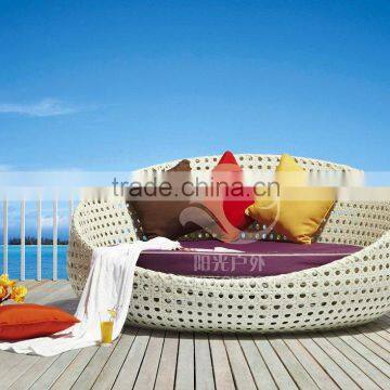 Factory Price Round Rattan Outdoor Bed with Pillow Hot Sale