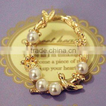 Lovely Bird with White Pearl Fashion New Pretty Rhinestone Brooch for Party Decoration