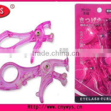 plastic eyelash curler