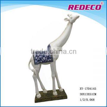 2017 new design giraffe statue animal figurine ornaments