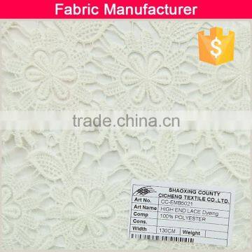 Beautiful White 100 % Polyester Flower Fabrics High End Lace Dyeing