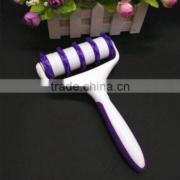 2017 New Fondant Strip Ribbon Cutter Sugarcraft Cake Decorating Tools Plastic Cake Rolling Pin Embosser Roller Set Baking Tools photo-2