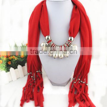 Fashion Pearl Necklace Scarf with Silver Pendants