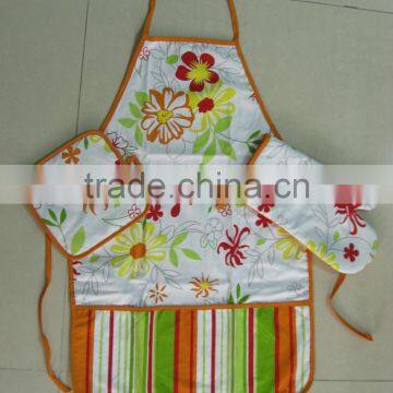 garden style good quality oven gloves cooks apron with pot holders