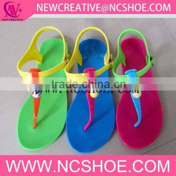 2015 beautiful flat ladies t-shape sandals with colorful bell