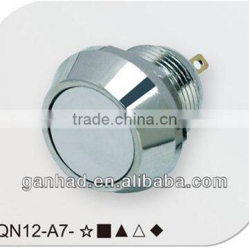 Flat resetable push button switch