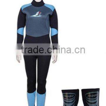 Long sleeves neoprene wetsuit for diving and surfing