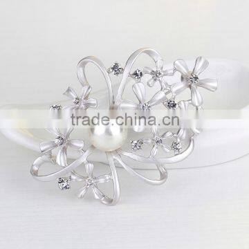 Fashion Wedding Flower Imitation Pearl Rhinestone Clothes Sweater Accessories Brooches Brooch Pins for Women Jewelry Gift