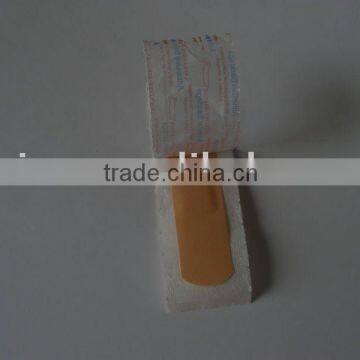 Adhesive wound bandage