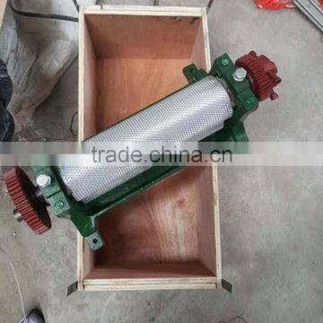 Aluminium Alloy Comb Foundation Roller Mill (Electric Machine ,Manual Beeswax Machine) Beeswax Foundation Machine