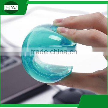 Custom Promotion Ergonomic Heart-shaped Transparent Gel Silicone Wrist Mouse Mat Pad photo-3