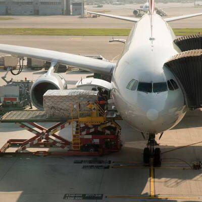 Gran transporte aéreo de carga desde China hacia el Reino Unido, Polonia y Sudáfrica. Agente de flete de logística internacional de China DDP photo-4