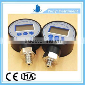 Small size digital pressure gauge