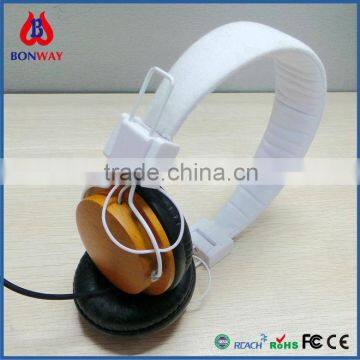 2015 stereo promotion gift wood earphone headphone with mic