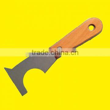 Scraper with wooden handle