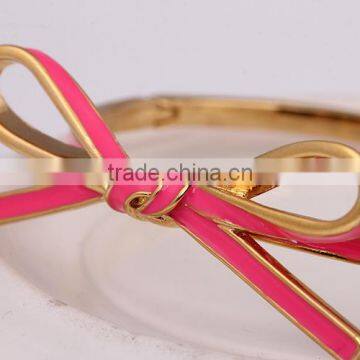 China Wholesale Bowknot Style High Quality Glow Bracelet