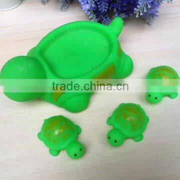 safety material floating turtle water bath toys/customized high quality plastic floating toys/oem plastic floating toys factory