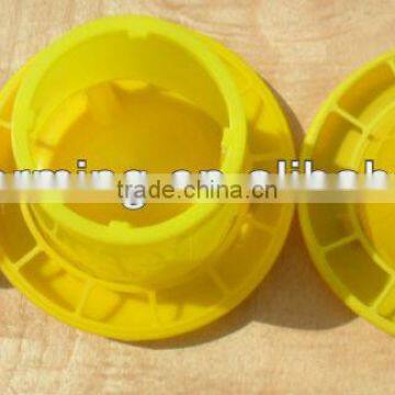 Poultry pan feeder