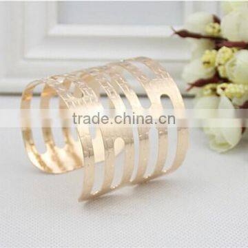 Fashion Iron Gold Hollow Bangle Cuff Bracelet for Women photo-3