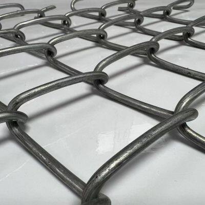 Galvanized Chain Link Fence With 2.5mm Wire Diameter and 50mm Mesh Size