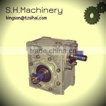 Stable shaft mounted speed reducer