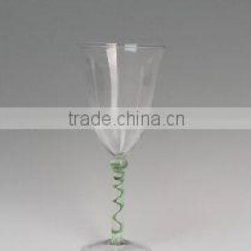 clear wine glass with spiral decor in stem