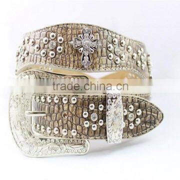 2015 New Design Western Cross Concho Rhinestone Croc-Skined Embossed Belt