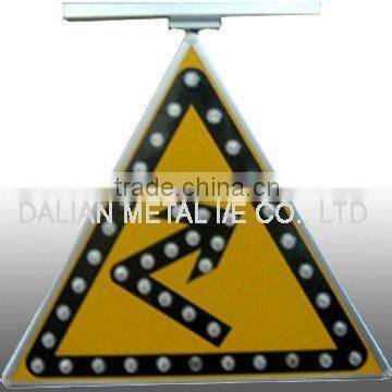 China Road Safety Products 500m Reflective Solar Led Traffic Sign photo-5
