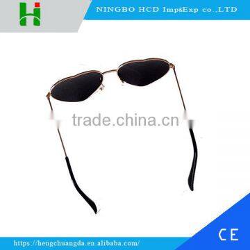 New Trend Retro Metal Heart Shape Sunglasses photo-5