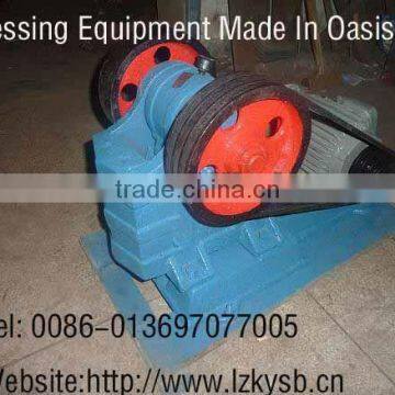 Lab sealed jaw crusher