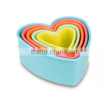 CC-6887 5-Pieces Colorful Plastic heart shaped cookie cutter