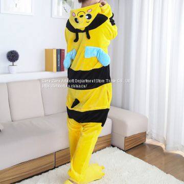 Bee Cartoon Flannel Conjoined Polyester Pajamas