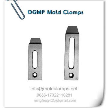 Mold clamps for injection molding