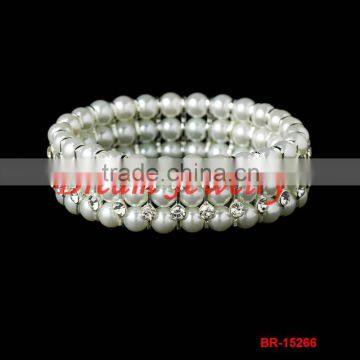 Beauty three layered pearl bracelet